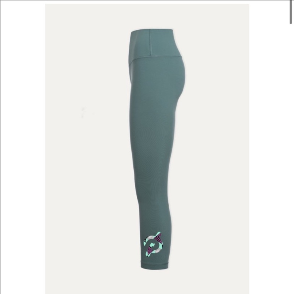 Peloton Lululemon Wunder Unders Size 6
